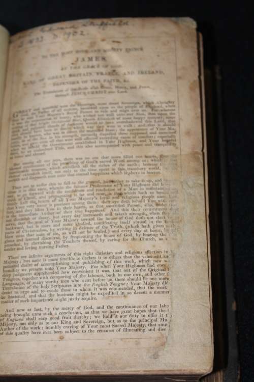 STUNNING ANTIQUE 1830'S EMBOSSED LEATHER BOUND KING JAMES BIBLE WITH GILT EDGING