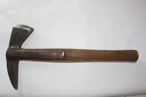 WICKED 1940'S HAND FORGED FIREMAN'S AXE IN BEAUTIFUL CONDITION(PERFECT FOR WARDING OFF LOOTERS)