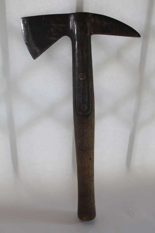 WICKED 1940'S HAND FORGED FIREMAN'S AXE IN BEAUTIFUL CONDITION(PERFECT FOR WARDING OFF LOOTERS)