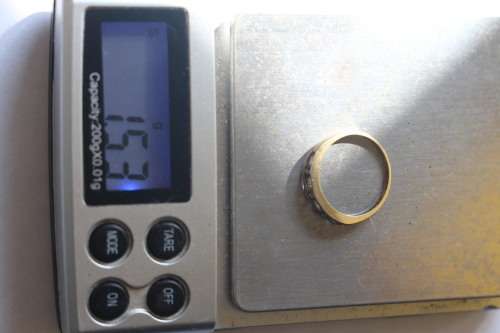 Vintage 9carat Solid Gold Ring set with 4oval Tanzanites and 2round Diamonds, 1.53 grams