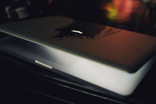 Apple Macbook Pro 15" **Core i5 2.4GHz, 4GB RAM, 500GB**