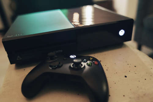 Xbox 1 TB with one controller