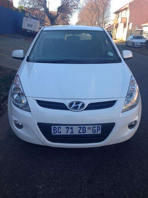 2011 Hyundai i20 (1.4L) in Show Room Condition [ With Extended Service Plan Up To 90,000Kms ]