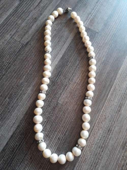 Geniune Pearls!!!!  Very stunning!