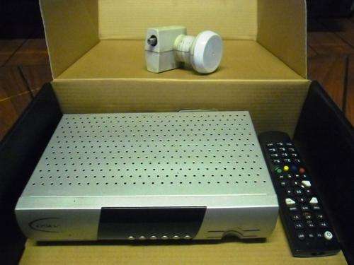DSTV Decoder 990 with remote plus receiver