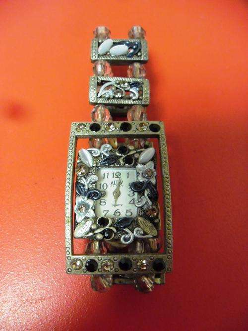 Stunning Vintage Watch!!