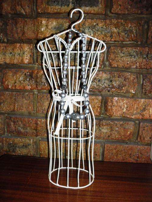 Stunning  Jewellery Stand with Necklace!!
