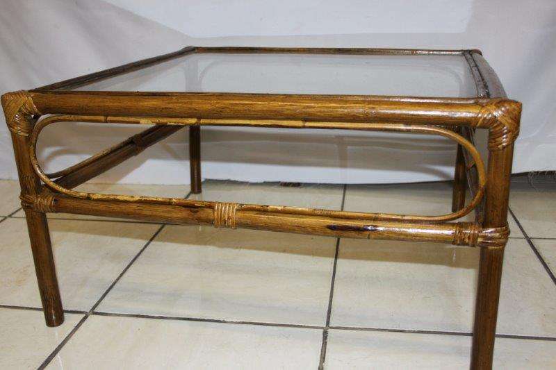 A STUNNING SQUARE GLASS & CANE COFFEE TABLE IN EXCELLENT CONDITION - AWESOME FURNITURE!!!
