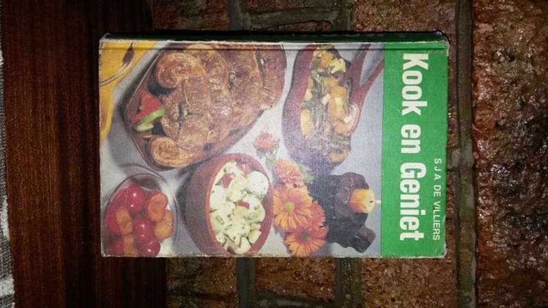 KOOK EN GENIET!  Recipe Book!