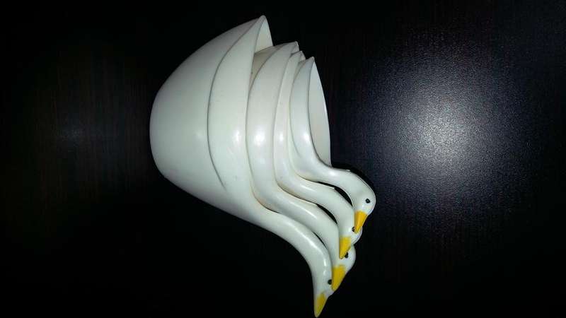 Lovely Vintage Measuring Cups!