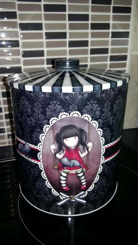 Stunning Cookie Tin or just for Decor!!