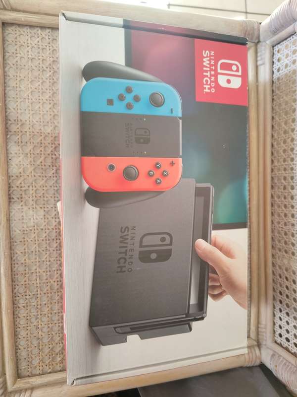 Nintendo  Switch V1