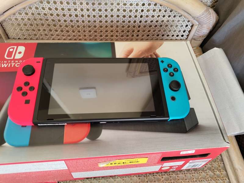 Nintendo  Switch V1