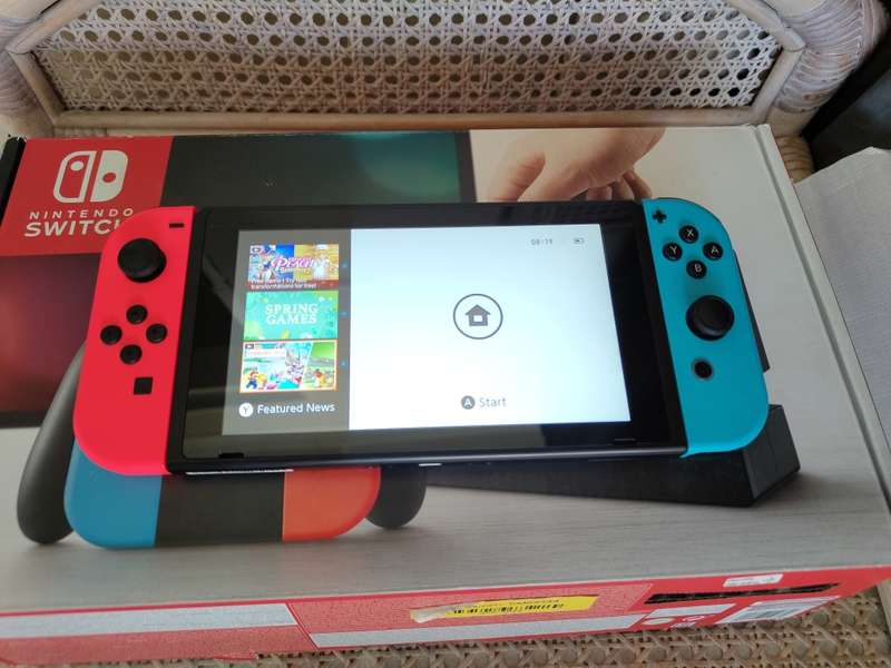 Nintendo  Switch V1