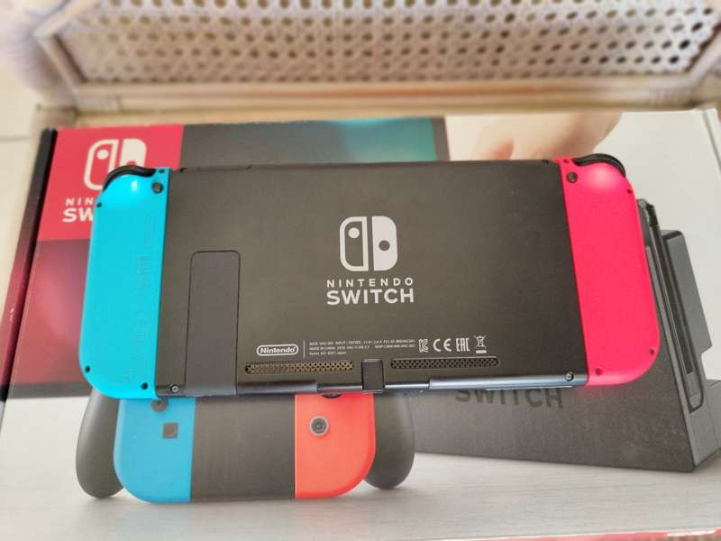 Nintendo  Switch V1