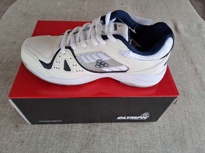 Olympic Rally Kids Trainer shoe size 3 (cream/white/blue)