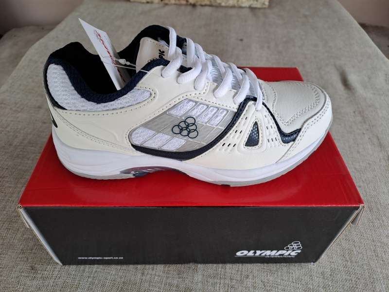 Olympic Rally Kids Trainer shoe size 3 (cream/white/blue)