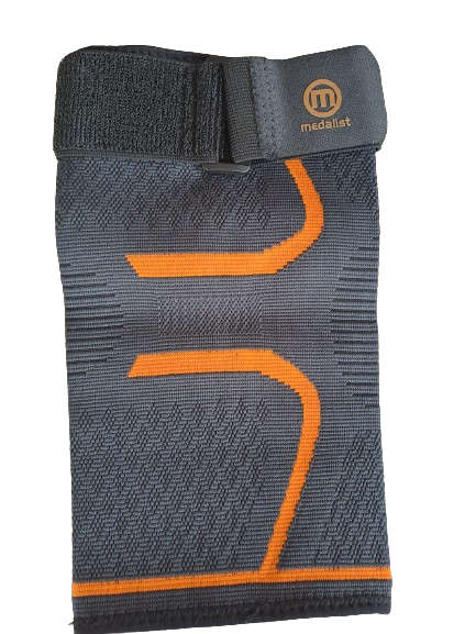 Knee Sleeve with Strap Medalist - size Medium