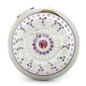 Elegant Round Pocket Compact Makeup Mirror. WIN 1 -- GET 1 FREE!