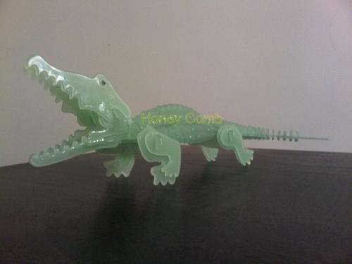 94 pce building glow in the dark crocodile.