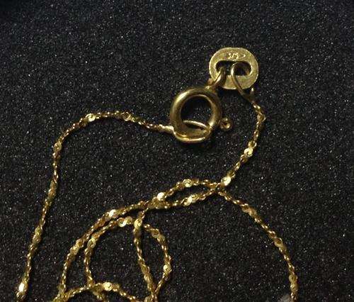 9 carat gold necklace