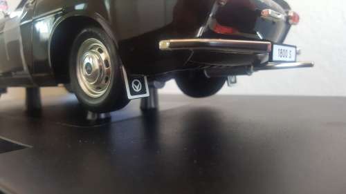 1:18 Volvo P 1800 S - Black