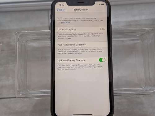 iPhone 11 - 256gb - with new 18W Apple fast charger and USB-C to lightning cable