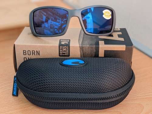 Costa Del Mar Men`s Polarized Blackfin 580p Round Sunglasses