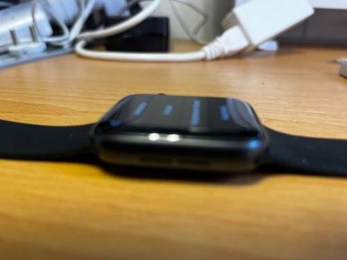 Apple Watch - Series 6 - 44mm - GPS and cellular (UK version) - Black - Battery health 83%