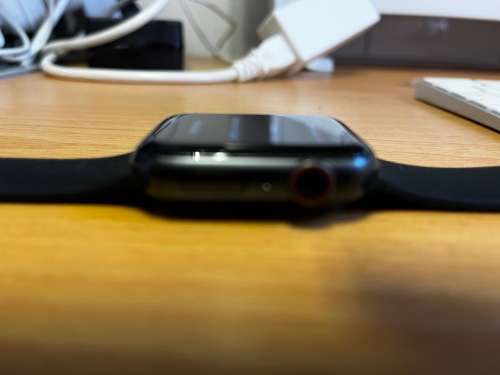 Apple Watch - Series 6 - 44mm - GPS and cellular (UK version) - Black - Battery health 83%
