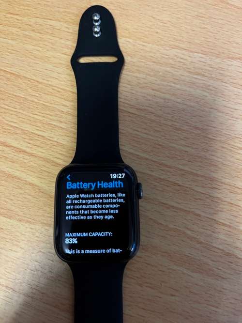 Apple Watch - Series 6 - 44mm - GPS and cellular (UK version) - Black - Battery health 83%