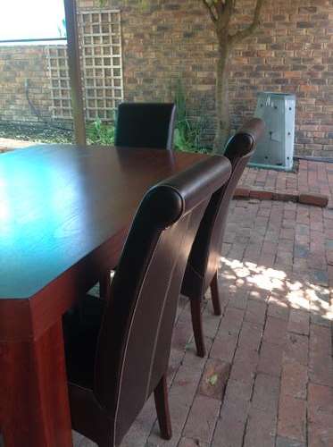 AWESOME Dining Table and 6 chairs