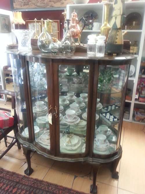 Imboya Ball & Claw Display Unit