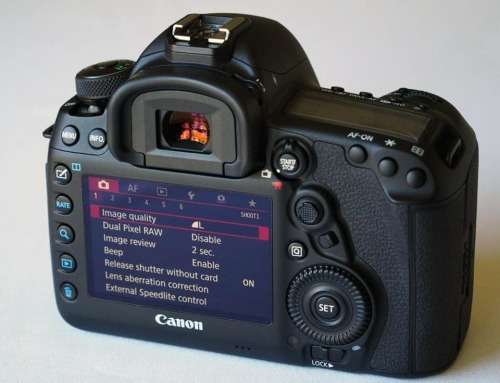 Canon 5D MARK IV DSLR BODY (LIKE NEW W/ A LOW SHUTTER COUNT) WORTH R50000.00!!!