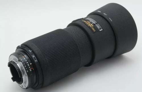 Nikon AF 80-200mm f/2.8D lens