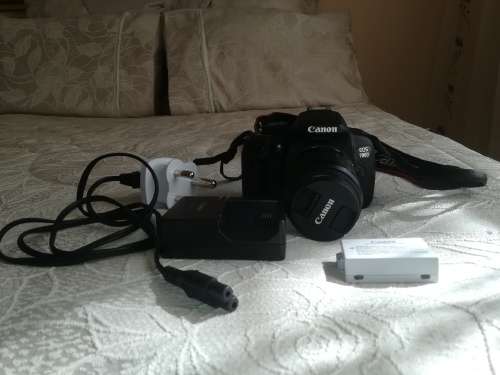 Canon 700D 18mp DSLR w/ Canon 35-80mm lens (Excellent Condition)
