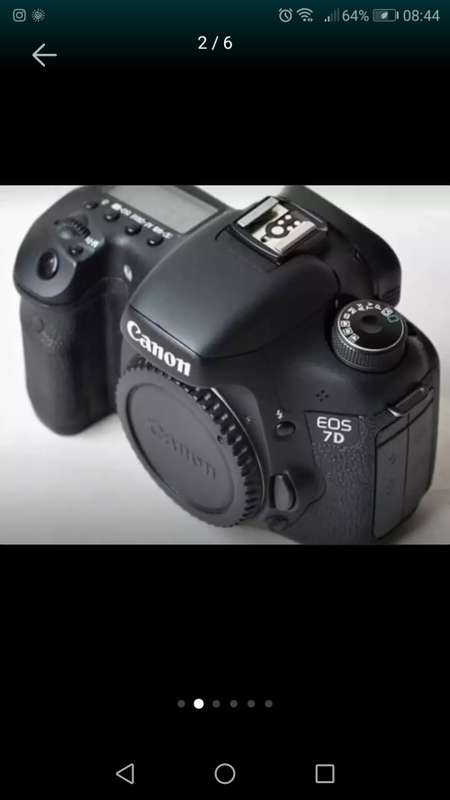 Canon 7D Mark (Body Only) like new with low shutter count