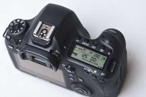 Canon 6D Full Frame Body (Immaculate Condition with a Low Shutter Count) WORTH R25000.00!!!