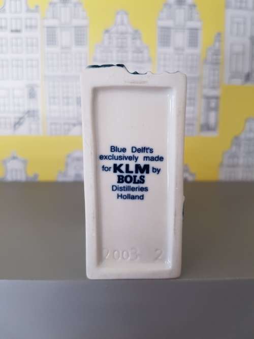 KLM HOUSES