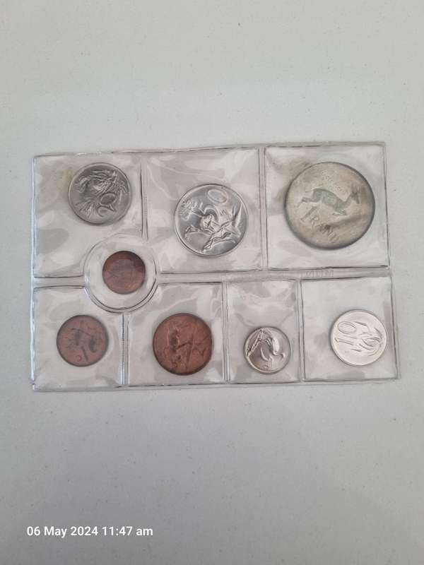 ****1 OFF 1971 MINT PACK SET****