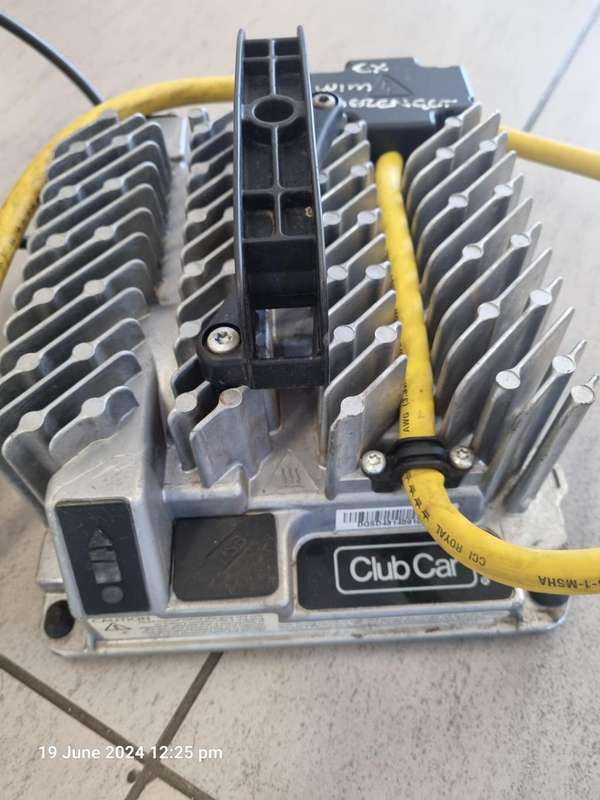 ****2ND HAND CLUBCAR GOLF CART BATTERY CHARGER****