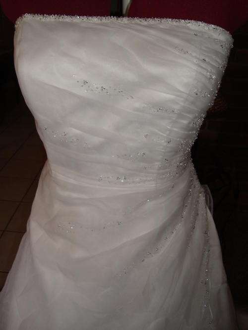 beautiful STRAPLESS WEDDING DRESS