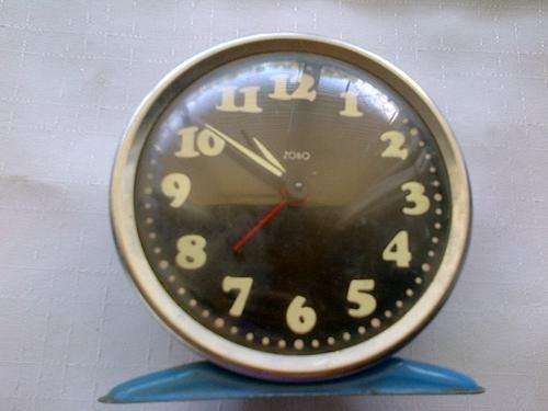 VINTAGE BEDSIDE ALARM CLOCK - NOT TESTED