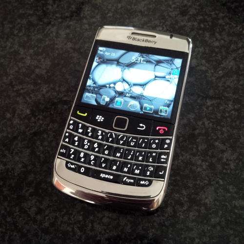 *** BLACKBERRY BOLD 9700 " SILVER / CHROME " SPECIAL EDITION! ABSOLUTELY SPOTLESS & BEAUTIFUL !