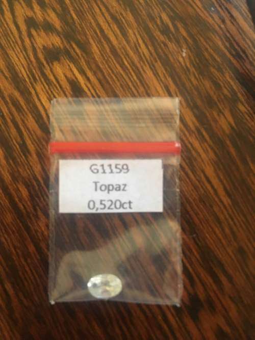 0.52 ct White TOPAZ Oval Faceted.