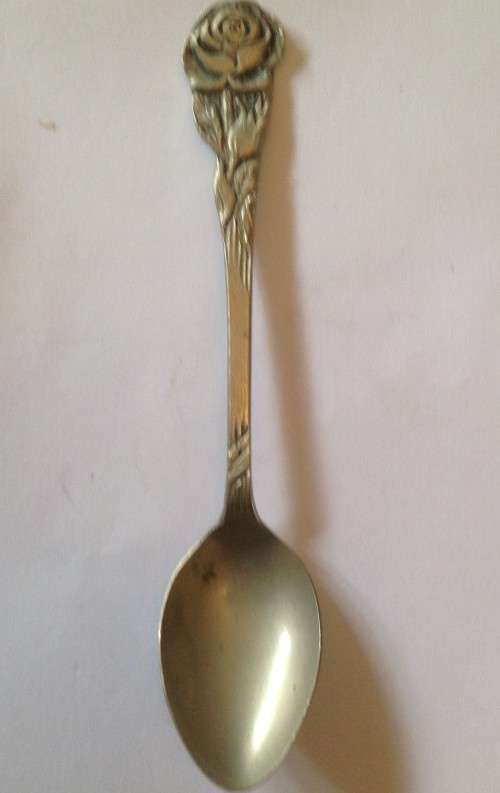 SINGLE ROSE PATTERN TEA SPOON.