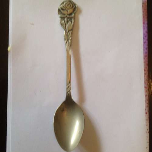 SINGLE ROSE PATTERN TEA SPOON.