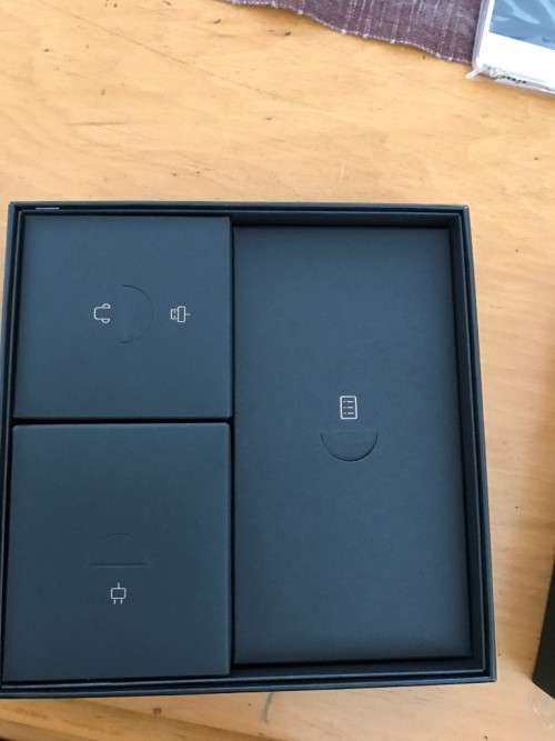 ***Hauwei P9 Lite, GOLD, Brand new in box!***