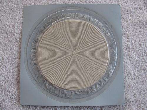 OFF WHITE ROUND RUG