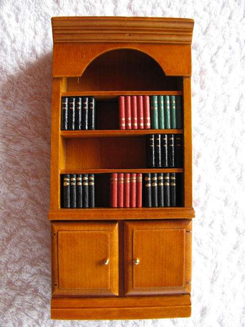 VICTORIAN LIBRARY CABINET.(DEL PRADO)